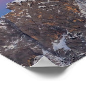 日白熱［赤熱］光を放つの入った空と雪の山 ポスター (角)