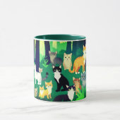 日陰の森の中での猫の集まり マグカップ (中央)