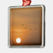 日飛んでいる没の鳥 メタルオーナメント (左)