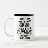 旧おもしろい人のための引用文，皮肉なシニアシティズ ツートーンマグカップ (左)