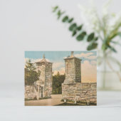 旧市門のある道で シーズンポストカード (スタンド正面)