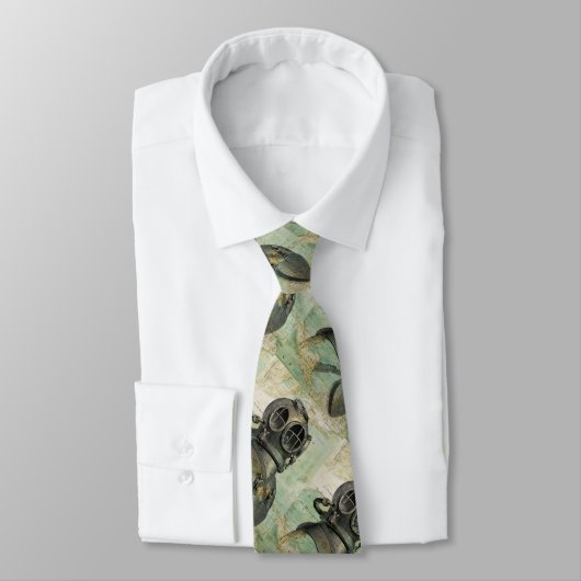 旧式で航海のな地図及び飛び込みのヘルメットのタイ ネクタイ (タイ)