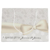 旧式なアイボリーの花の結婚式のギフトバッグ ラージペーパーバッグ (正面)