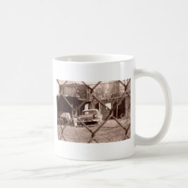 旧式なセピア色の調子車の写真 コーヒーマグカップ