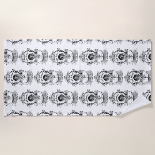 旧式なダイビングのヘルメット ビーチタオル (正面)