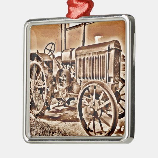 旧式なトラクターの農機具のクラシックのセピア色 メタルオーナメント (左)