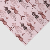 旧式なピンクの服の型枠 薄葉紙 (詳細)