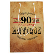 旧式なマイル標石の第90誕生日