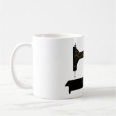 旧式なミシンのマグ コーヒーマグカップ (左)