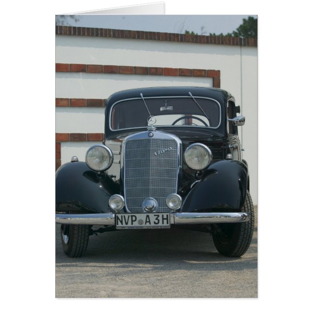 旧式なメルセデス (正面)