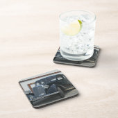 旧式なメルセデス3 コースター (右側)