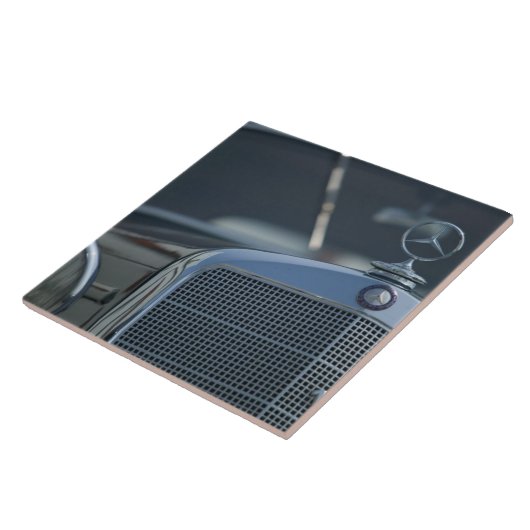 旧式なメルセデス4 タイル (側面)