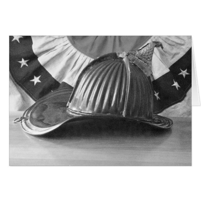 旧式な火のヘルメット (正面横)