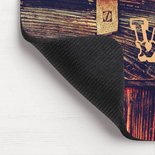 旧式な真鍮ロックのマウスパッドが付いている素朴な木製のドア マウスパッド (コーナー)