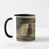 旧式な錫のマグ マグカップ (左)