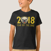 旧正月2018年間の犬のパグ Tシャツ (正面)