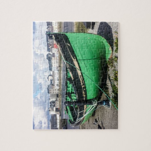 旧魚釣りボートゴールウェイアイルランド。 ジグソーパズル (縦)