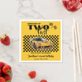 早い2歳の誕生日に育つイエロースポーツカー スタンダードカクテルナプキン (インサイチュ)