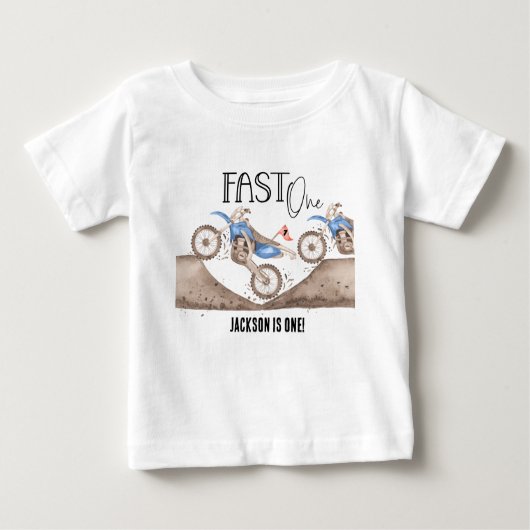 早く大きくなる ファーストワン ブルーのダートバイク 1歳の誕生日 ベビーTシャツ (正面)