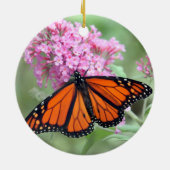 （昆虫）オオカバマダラ、モナークかわいらしバタフライピンクフローラ写真 セラミックオーナメント (裏面)