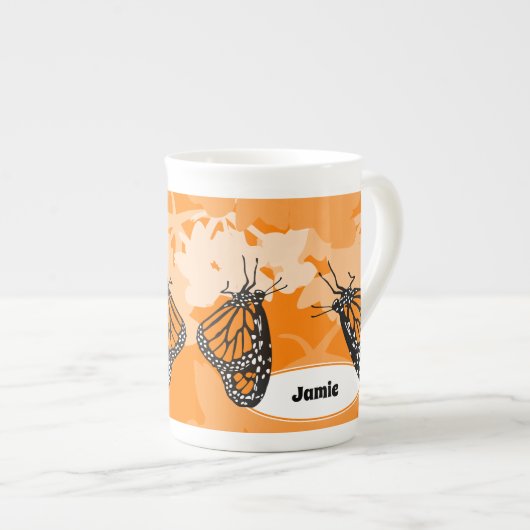 （昆虫）オオカバマダラ、モナークよくはしゃぐバタフライ&ネームオレンジ ボーンチャイナマグカップ (正面右)