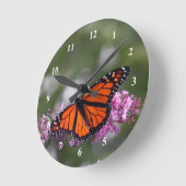 （昆虫）オオカバマダラ、モナークオレンジバタフライフローラ写真 ラウンド壁時計 (傾斜)