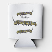 （昆虫）オオカバマダラ、モナークキャタピラ漫画イラストレーション 缶クーラー (正面)