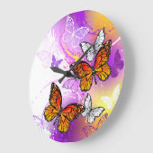 (昆虫)オオカバマダラ、モナークチョウ(紫の背景) ラージ壁時計 (傾斜)