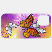 （昆虫）オオカバマダラ、モナークチョウ（紫の背景） iPhoneケース (裏面横)