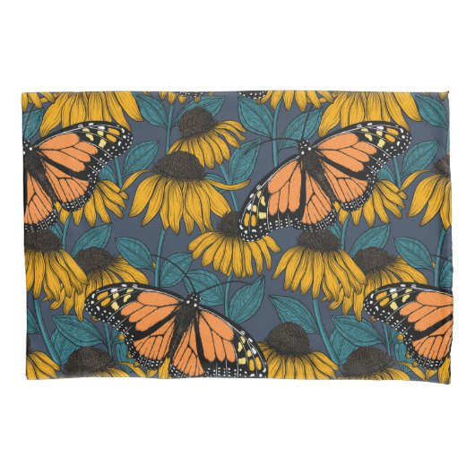 (昆虫)オオカバマダラ、モナークチョウ(黄) 枕カバー (正面左)