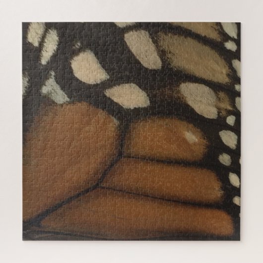 （昆虫）オオカバマダラ、モナークバタフライウィングクローズアップ ジグソーパズル (縦)