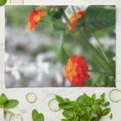 (昆虫)オオカバマダラ、モナークバタフライオンオレンジアンドレッドランタナ キッチンタオル (折り畳み)