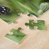 (昆虫)オオカバマダラ、モナークバタフライオンピンクチスルジグソーパズル ジグソーパズル (側面)