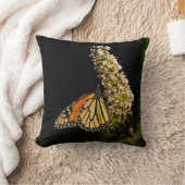 （昆虫）オオカバマダラ、モナーク蝶の休息 クッション (ブランケット)