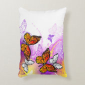 (昆虫)オオカバマダラ、モナーク蝶の背景(紫) アクセントクッション (正面(垂直))