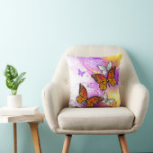 （昆虫）オオカバマダラ、モナーク蝶の背景（紫） クッション (椅子)