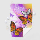 （昆虫）オオカバマダラ、モナーク蝶の背景（紫） ゴルフタオル (インサイチュ)