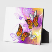 （昆虫）オオカバマダラ、モナーク蝶の背景（紫） フォトプラーク (側面)