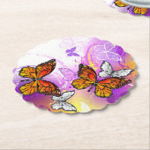 （昆虫）オオカバマダラ、モナーク蝶の背景（紫） ペーパーコースター (アングル)