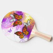 （昆虫）オオカバマダラ、モナーク蝶の背景（紫） 卓球ラケット (横)