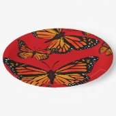 （昆虫）オオカバマダラ、モナーク蝶オンレッド ペーパープレート (アングル)