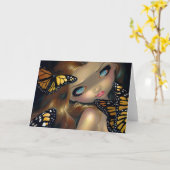 "(昆虫)オオカバマダラ、モナーク"のを用いるニンフ挨拶状 カード (黄色い花)