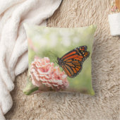 （昆虫）オオカバマダラ、モナーク《植物》百日草 クッション (ブランケット)