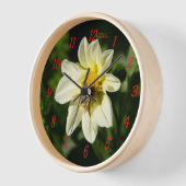 （昆虫）マルハナバチと白いダリアの写真 壁時計 (傾斜)