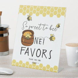 （昆虫）マルハナバチは甘い1歳の誕生日の好意 台座サイン