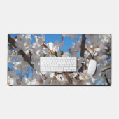 （昆虫）マルハナバチオン野生さくらんぼ開花 デスクマット (キーボード&マウス)