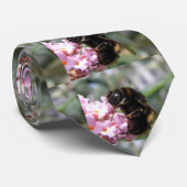 (昆虫)マルハナバチ忙しとピンクの花のネクタイ ネクタイ (ロール)