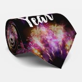 明けましておめでとうの花火、首のタイ ネクタイ (ロール)