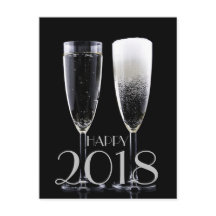 明けましておめでとうの2018年の白黒のシャンペンフルート