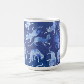 明の深い青い天猫の陶磁器マグカップ｜裏面デザイン コーヒーマグカップ (正面右)